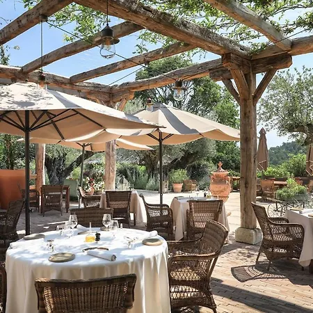 Chateau De Berne Hotell 5*